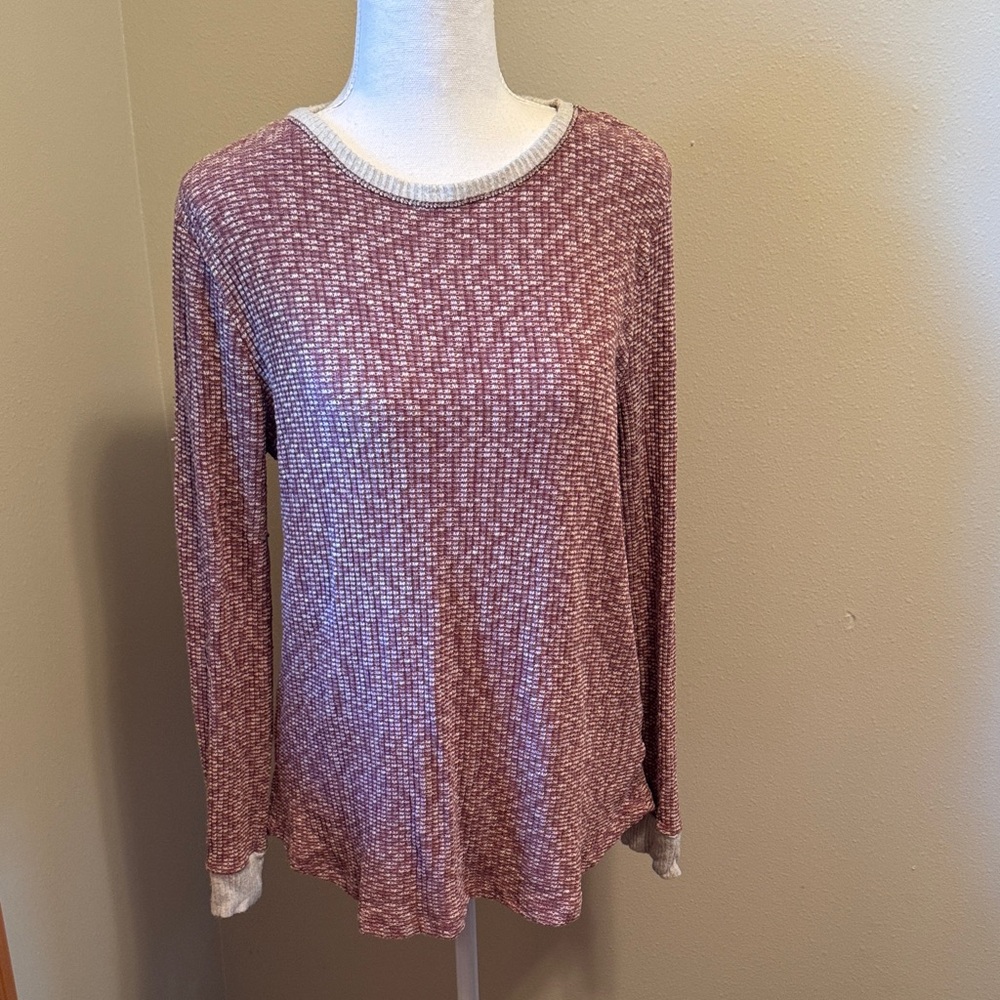 Staccato Burgundy Gray Henley